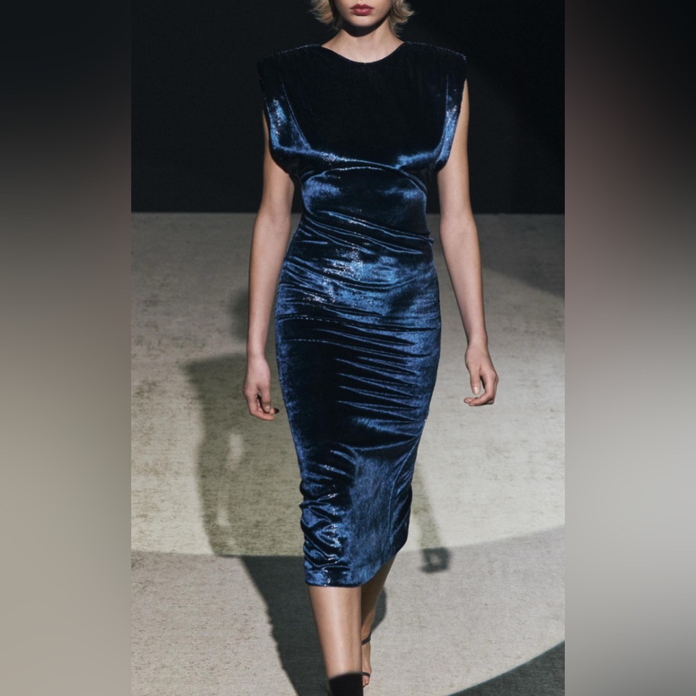 Nwt-Zara- VELVET DRESS WITH SHOULDER PADS ZW COLLECTION-M (avail in Small also)